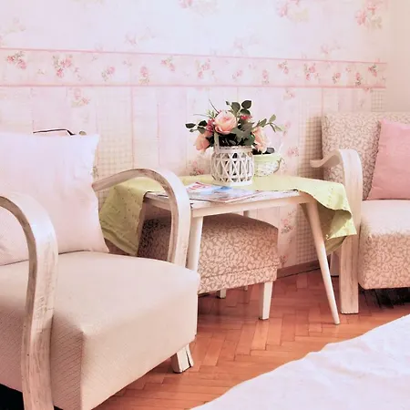 Apartament Romantic Vintage Studio July Morning